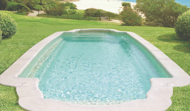 Piscine New Roman de Mon de Pra